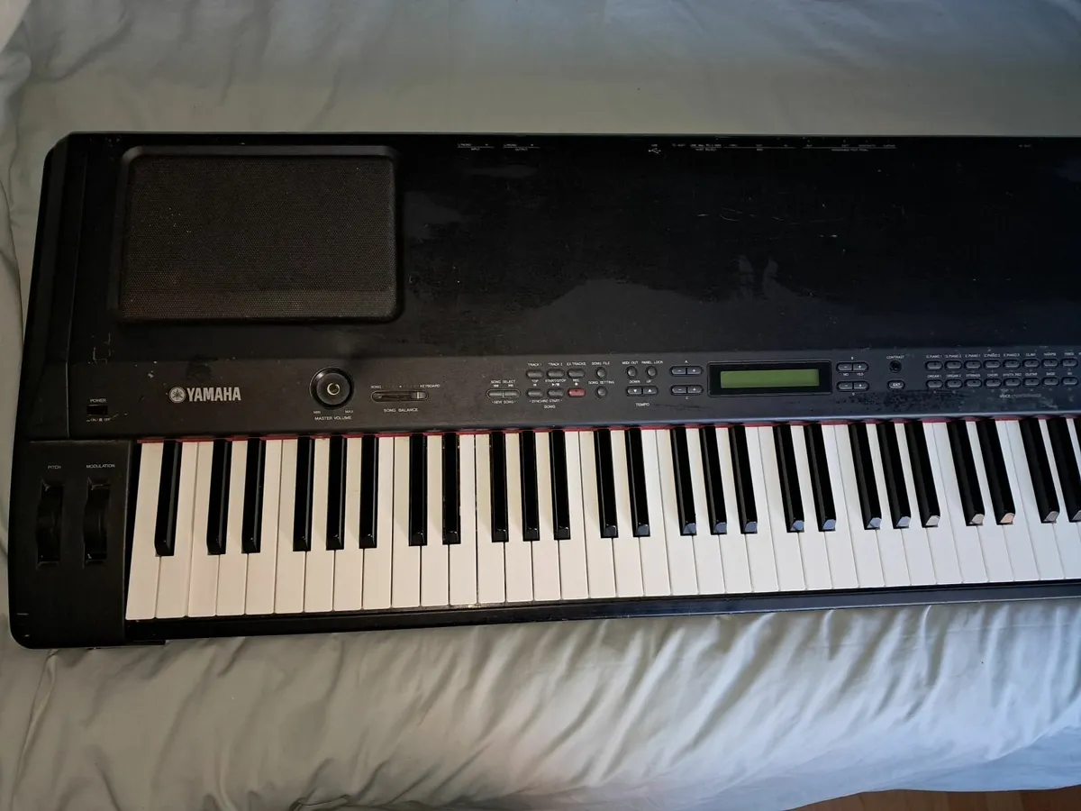 Yamaha P-250 Digital Piano with Stand - Image 4