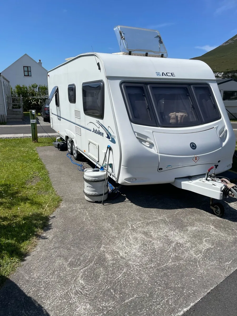 Caravan - Image 1