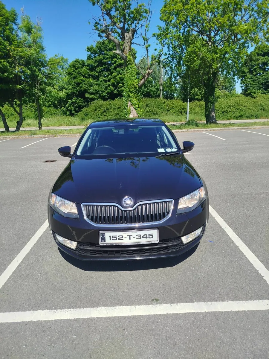 152 Skoda Octavia 1.6 diesel.  **LOW MILEAGE ** - Image 1
