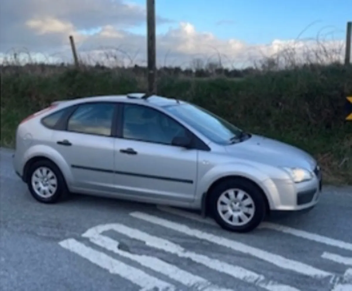 Ford Focus 2006 - Image 2