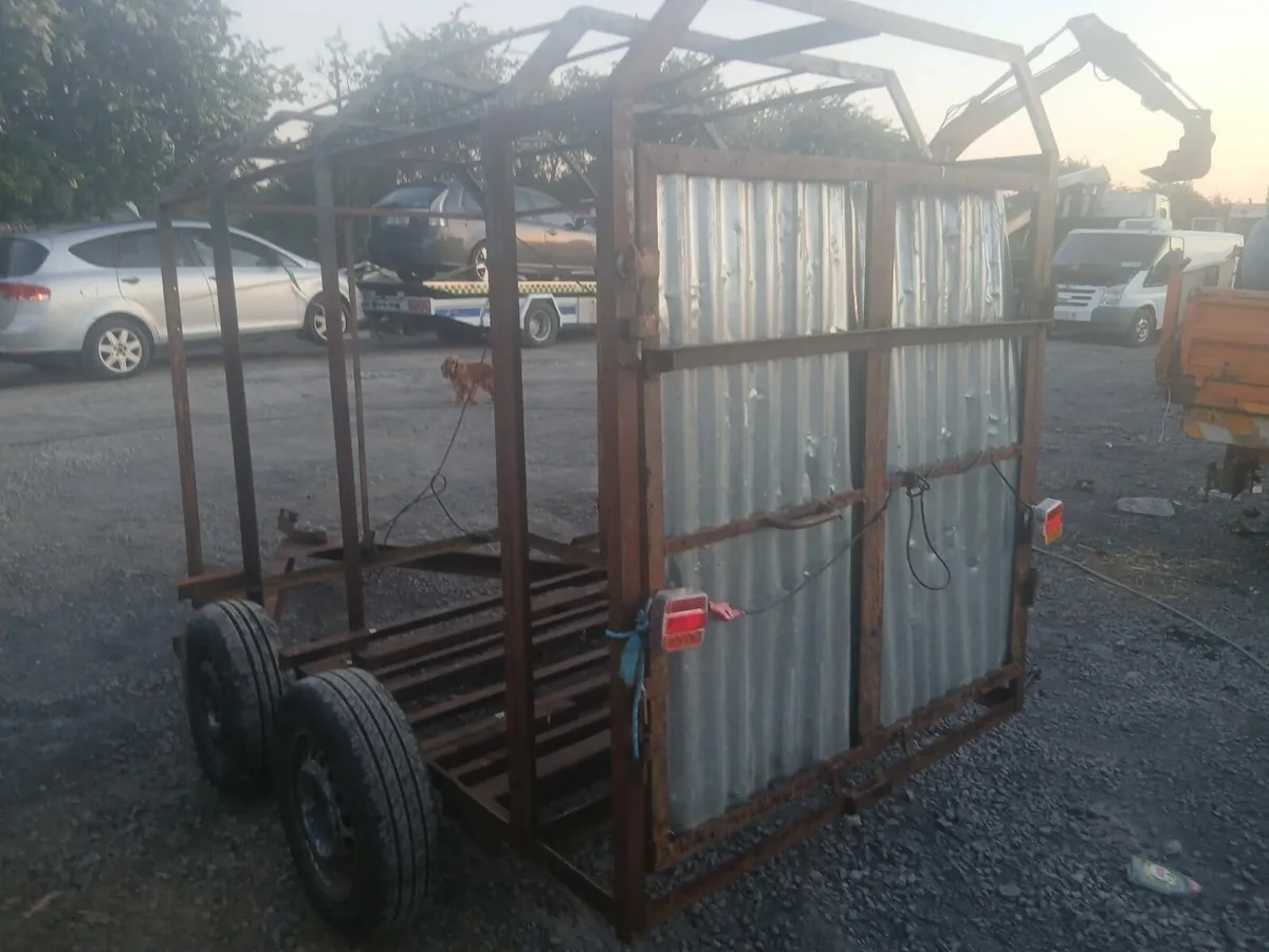 Cattle box - Image 2