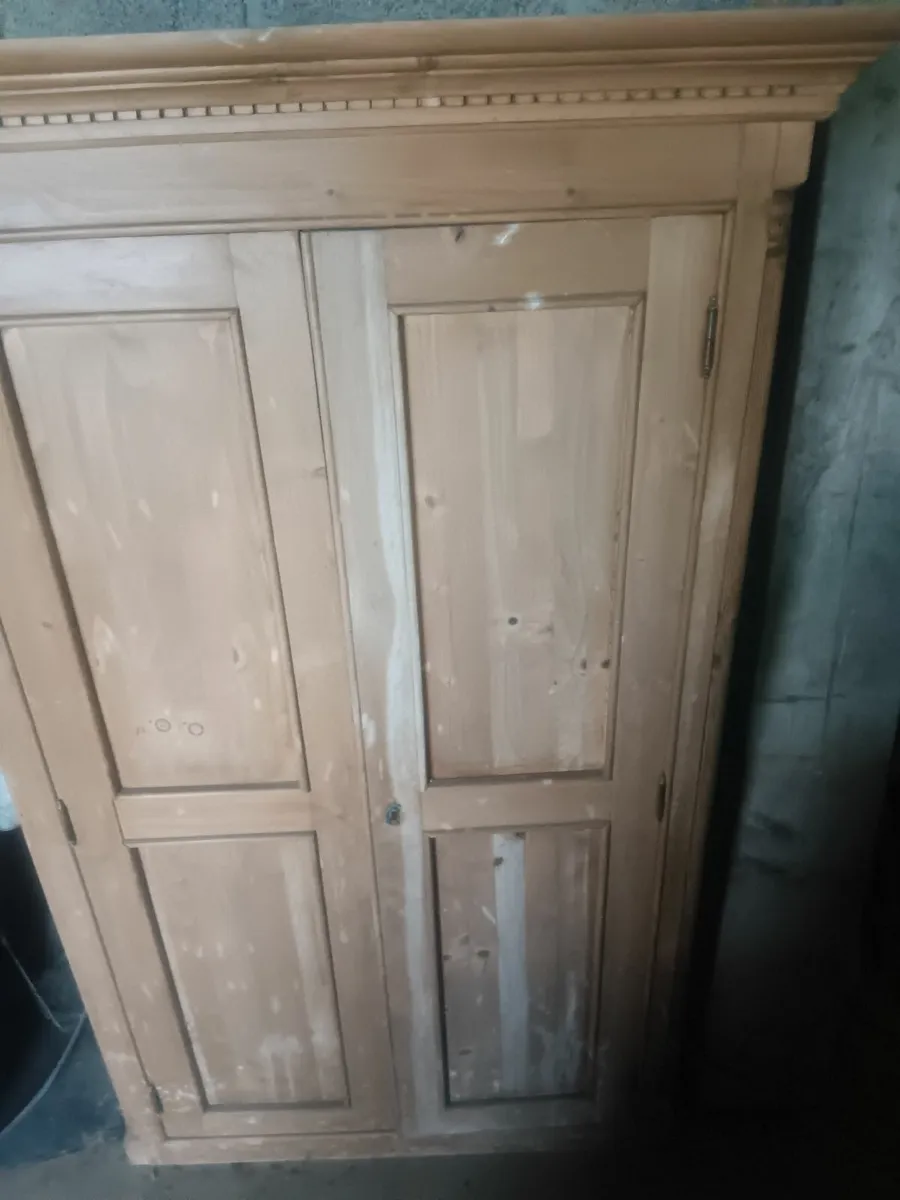 Wax pine wardrobe - Image 1