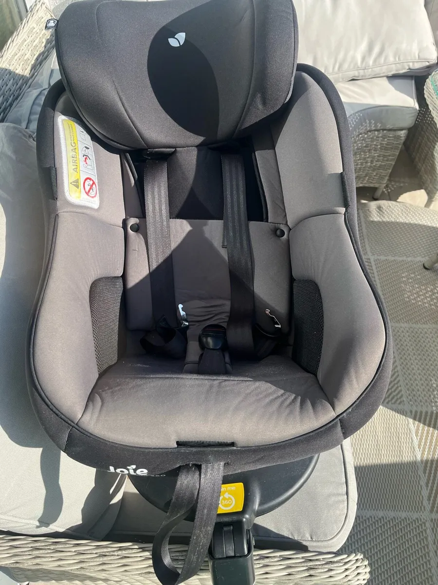 Joie 360 Swivel Car seat - Image 1