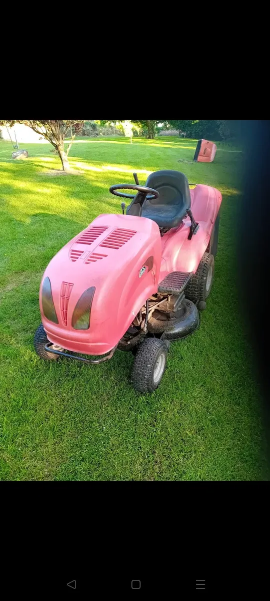 Ride on mower - Image 1