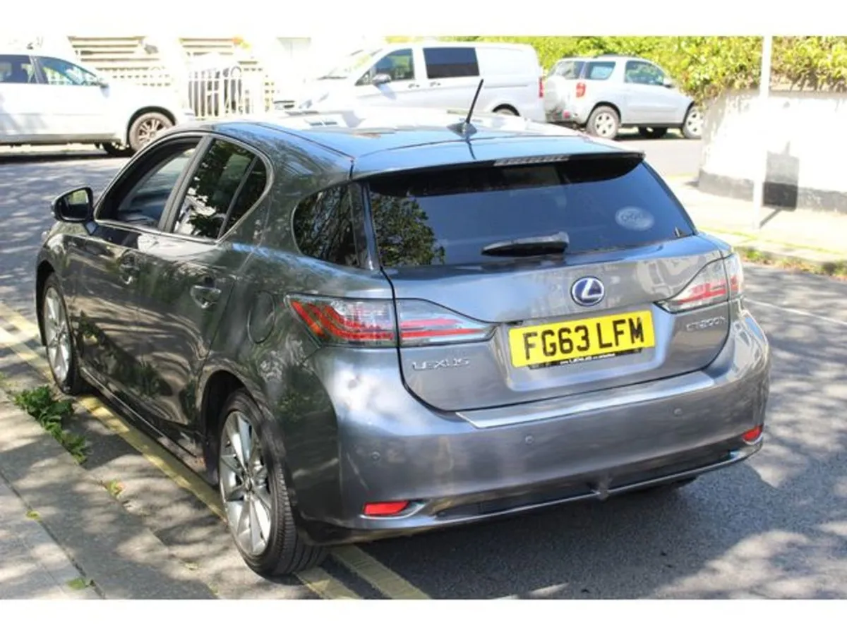 Lexus CT 200H Advance - Image 4