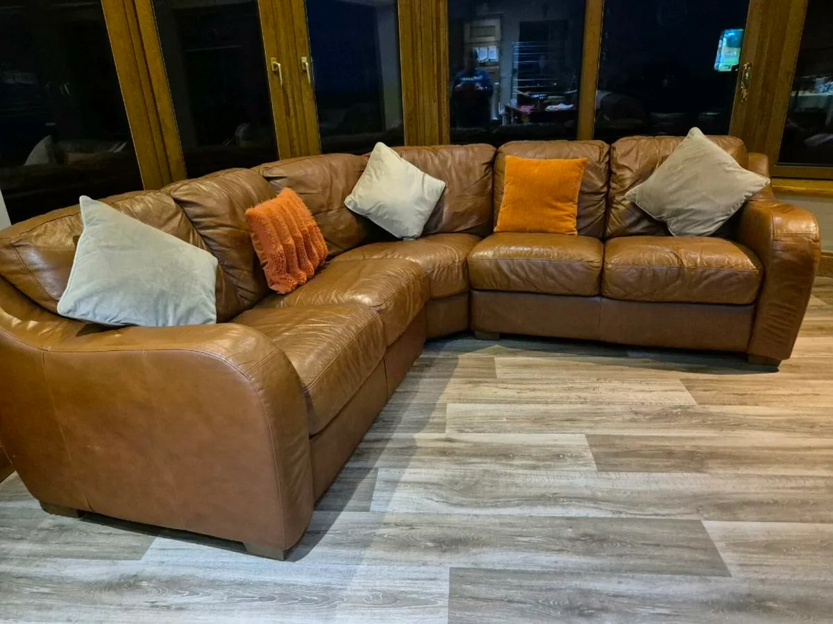 Couch - Image 2