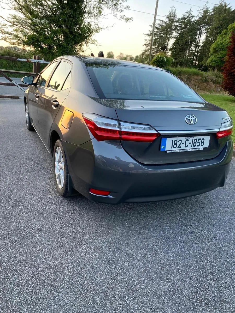 Toyota Corolla 2018 96,000km - Image 4