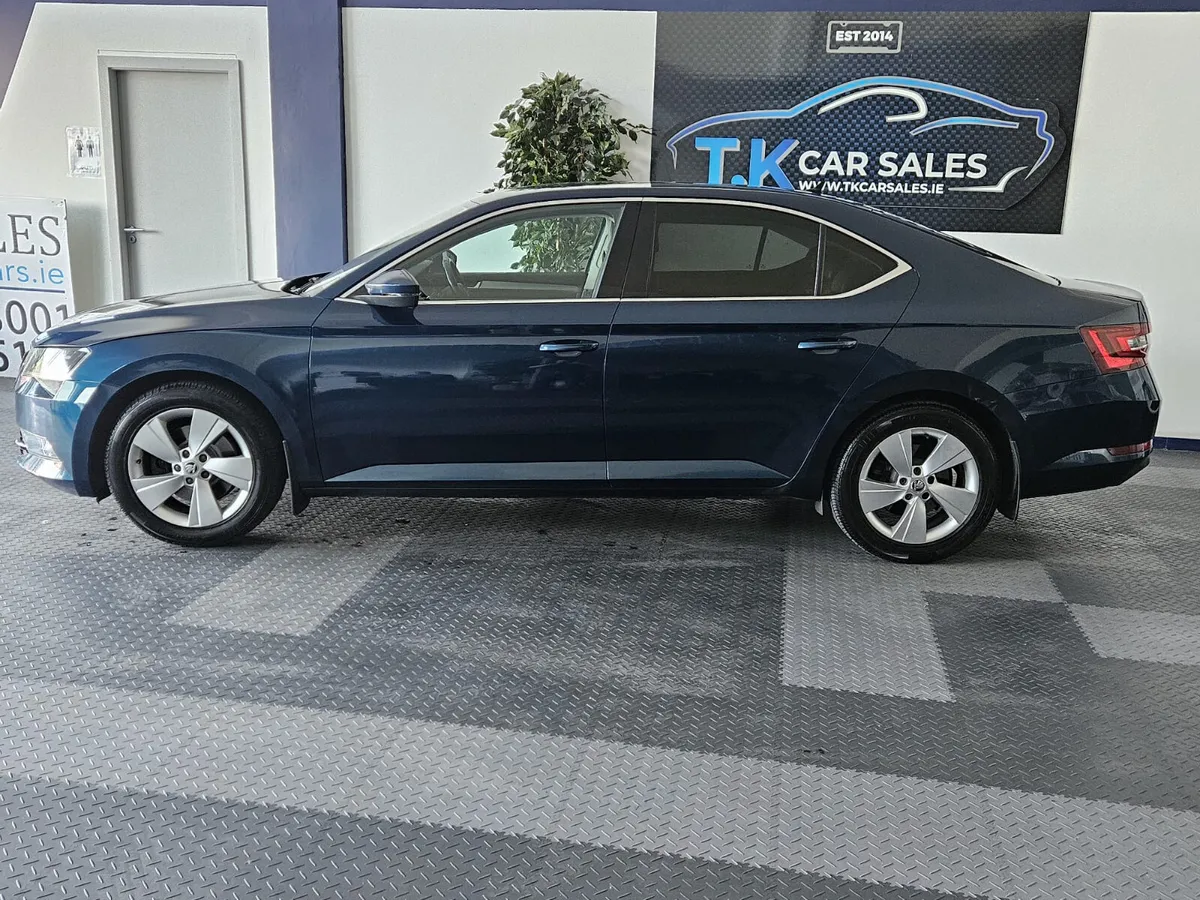 18 SKODA SUPERB SE TECHNOLOGY - Image 3