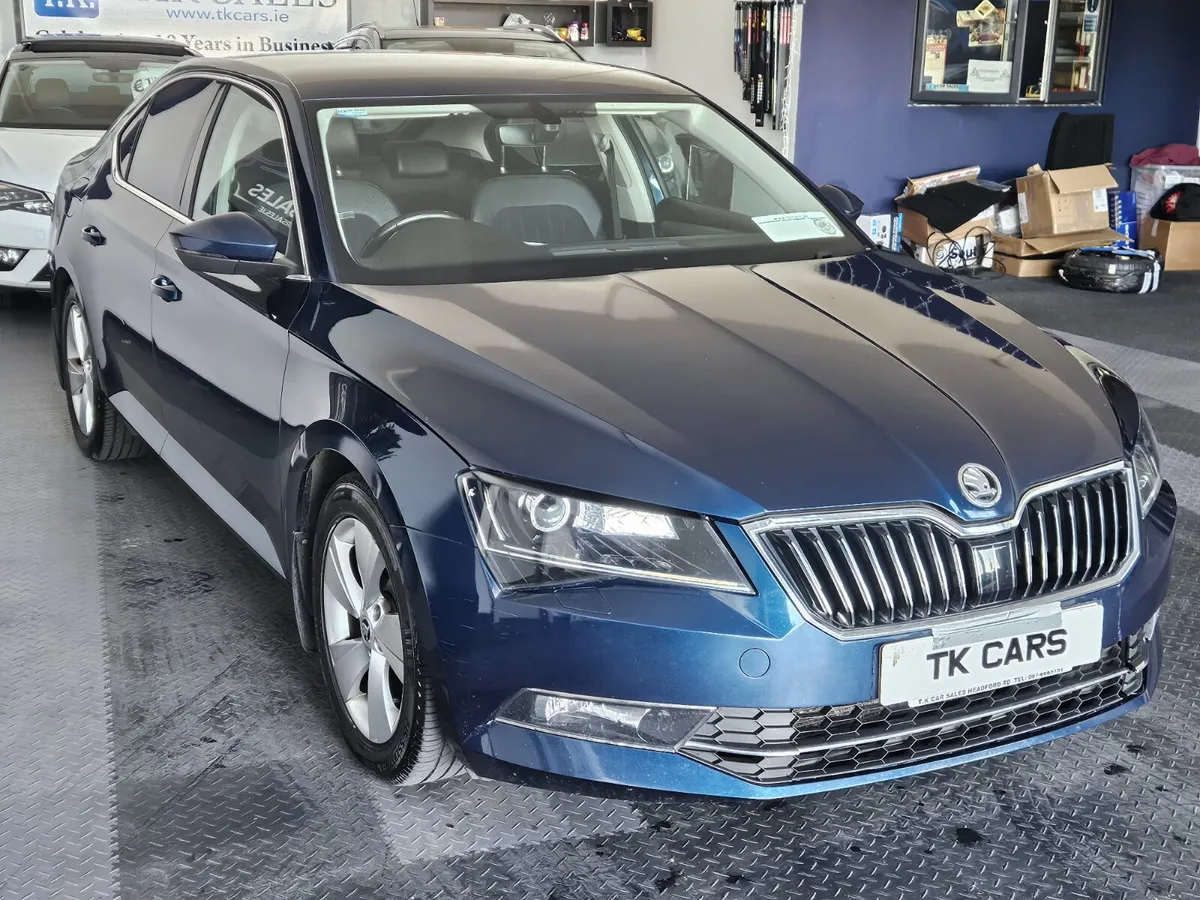 18 SKODA SUPERB SE TECHNOLOGY - Image 4