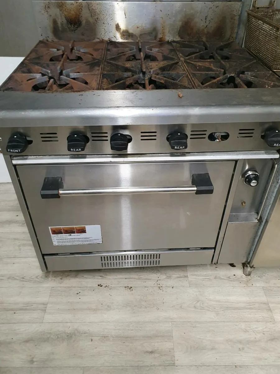 Cooker LP GAS (Cylinder) Gas Oven 6 Rings - Image 1