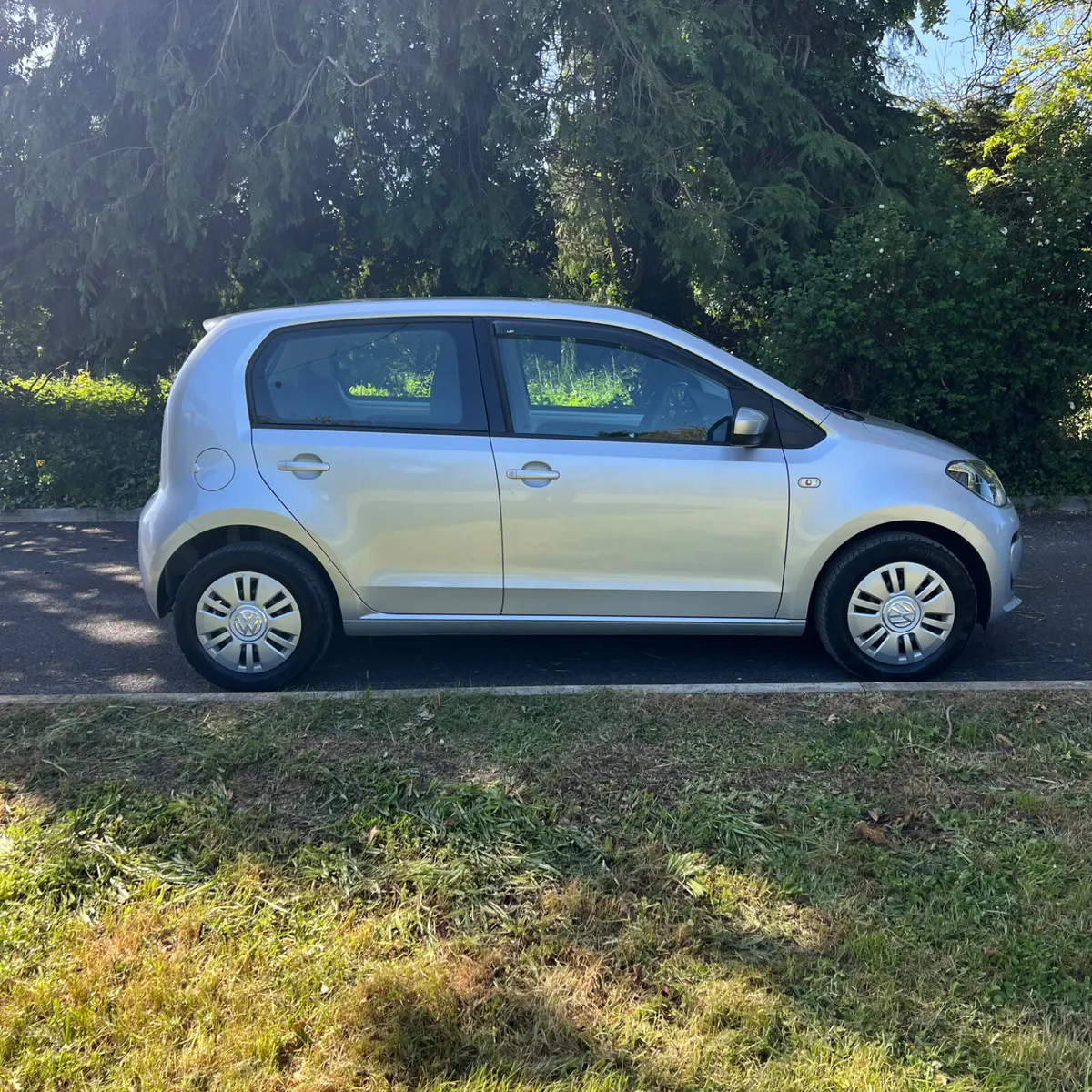 Volkswagen u! 2014 Ultra LOW LOW Milege - Image 4
