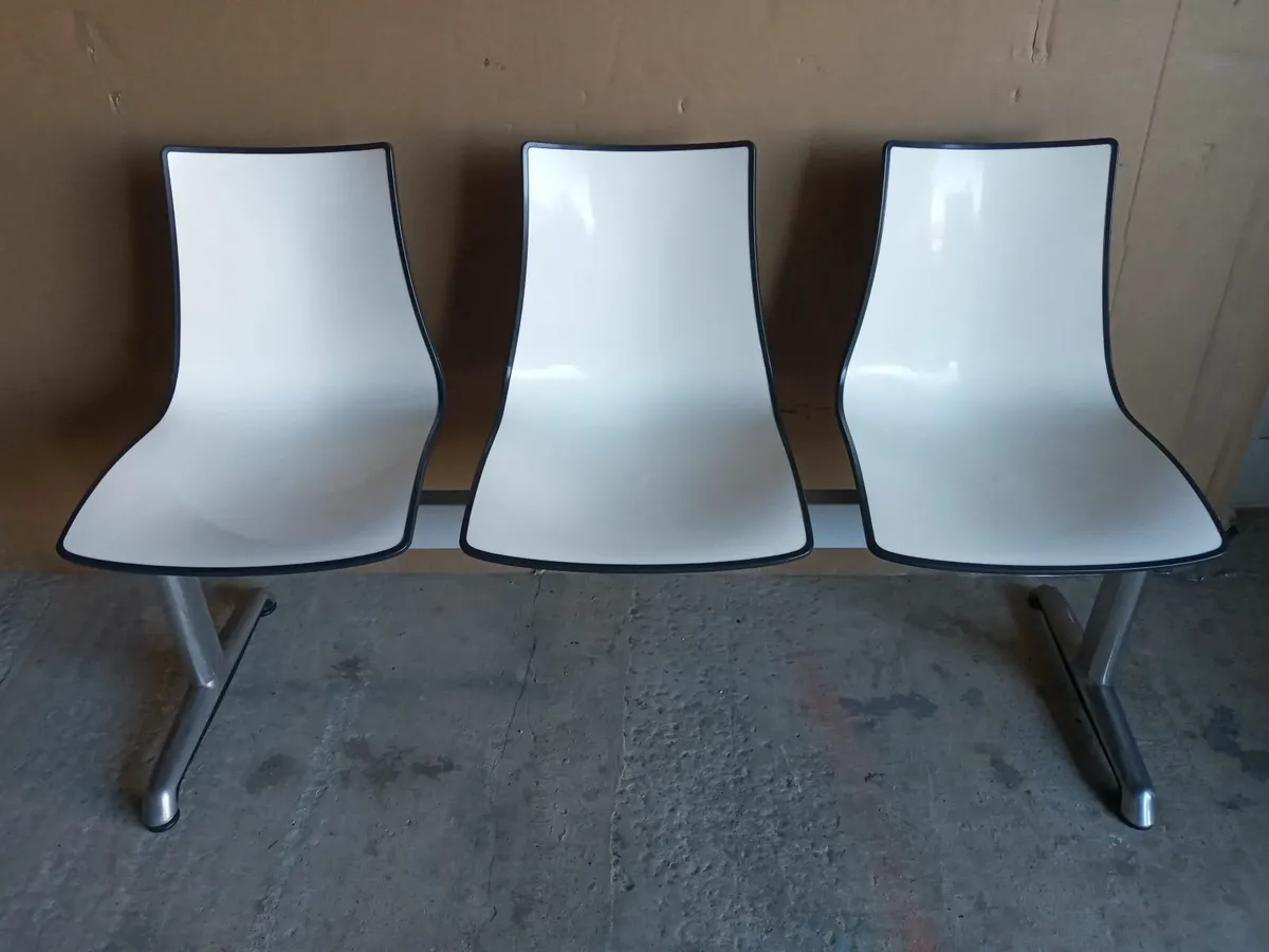 Joblot - 28 x Chairs Clubhouse / Waiting Room - Image 3