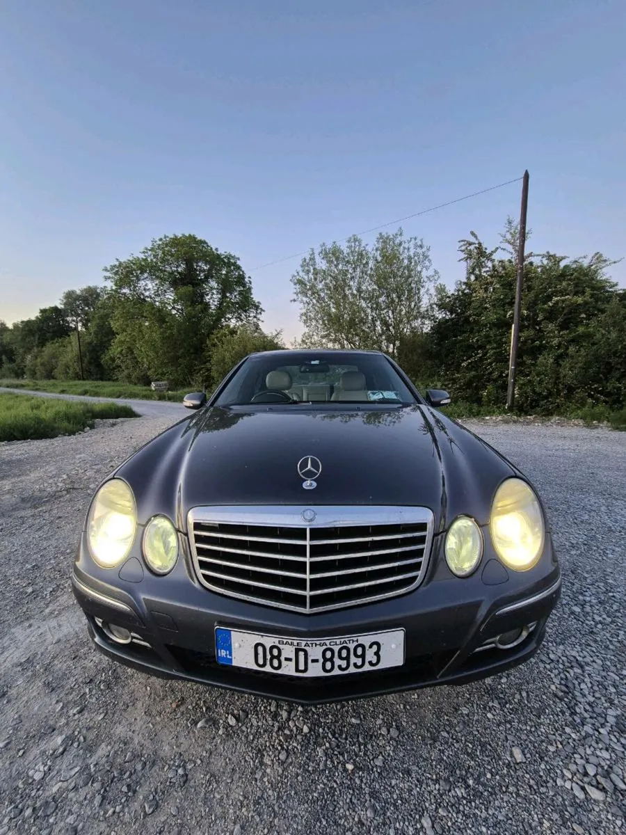 Mercedes-Benz E-Class E200 Kompressor - Image 3