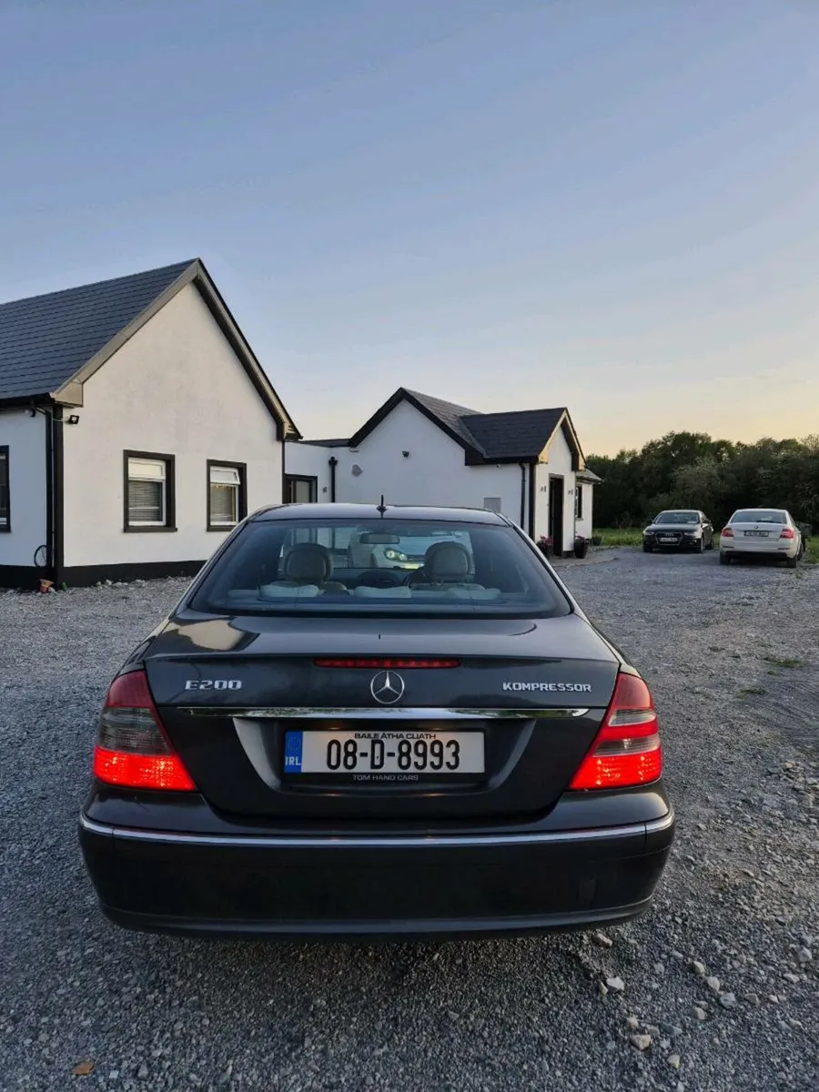 Mercedes-Benz E-Class E200 Kompressor - Image 4