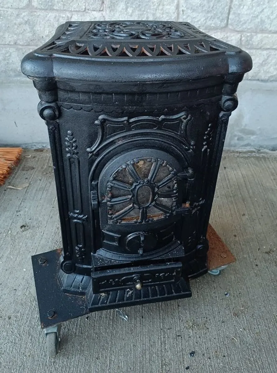 Antique Stove Wood Burning Ornate Garage Workshop Garden - Image 1