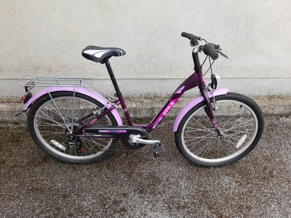 Girls bike - Image 1