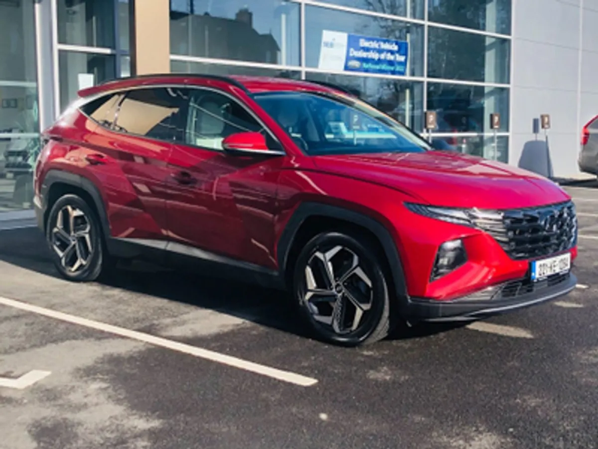 Hyundai Tucson Executive Plus 1.6 Plug-in Hybrid - Image 4