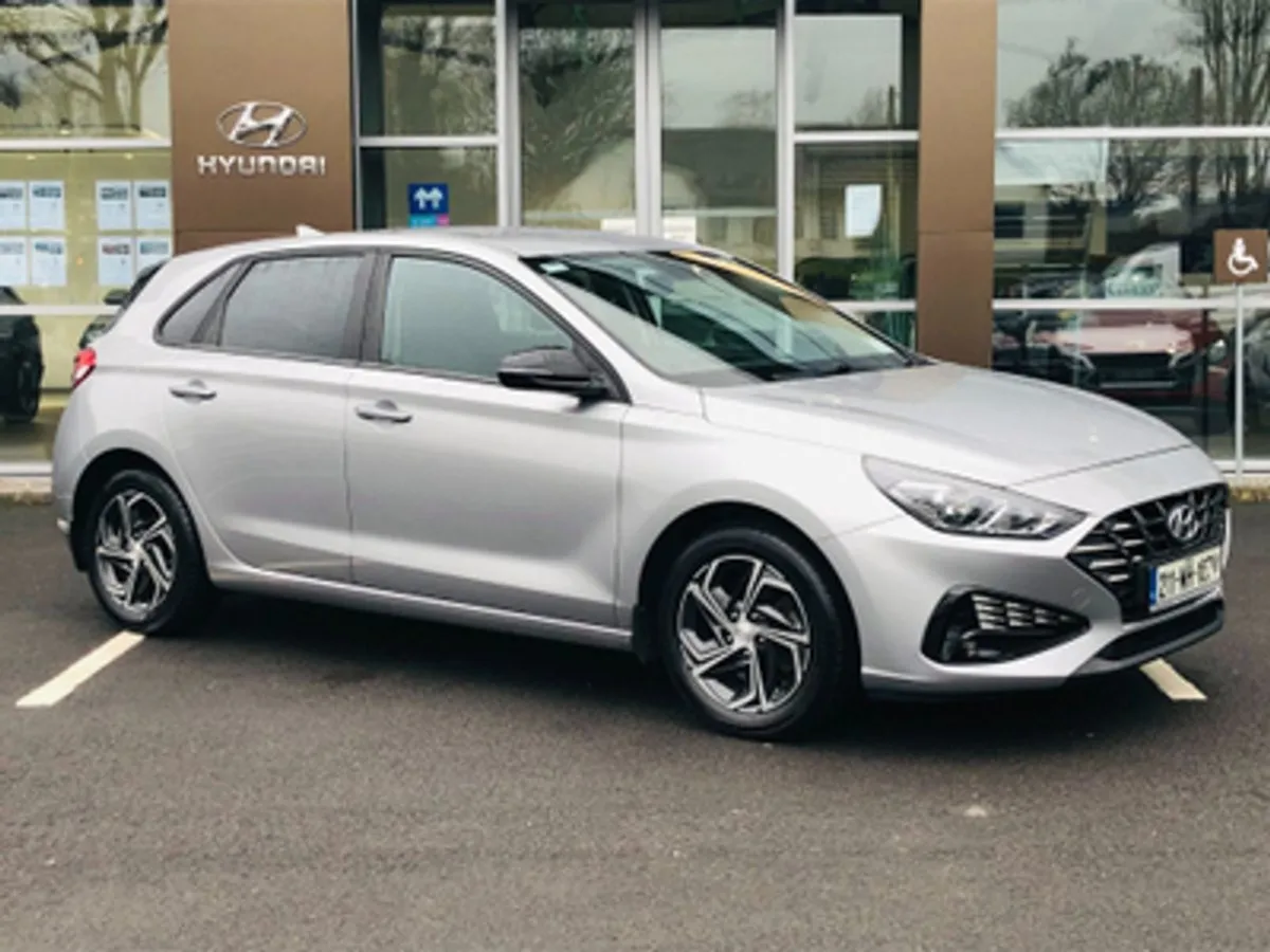 Hyundai i30 Deluxe 1.0 Petrol - Image 1