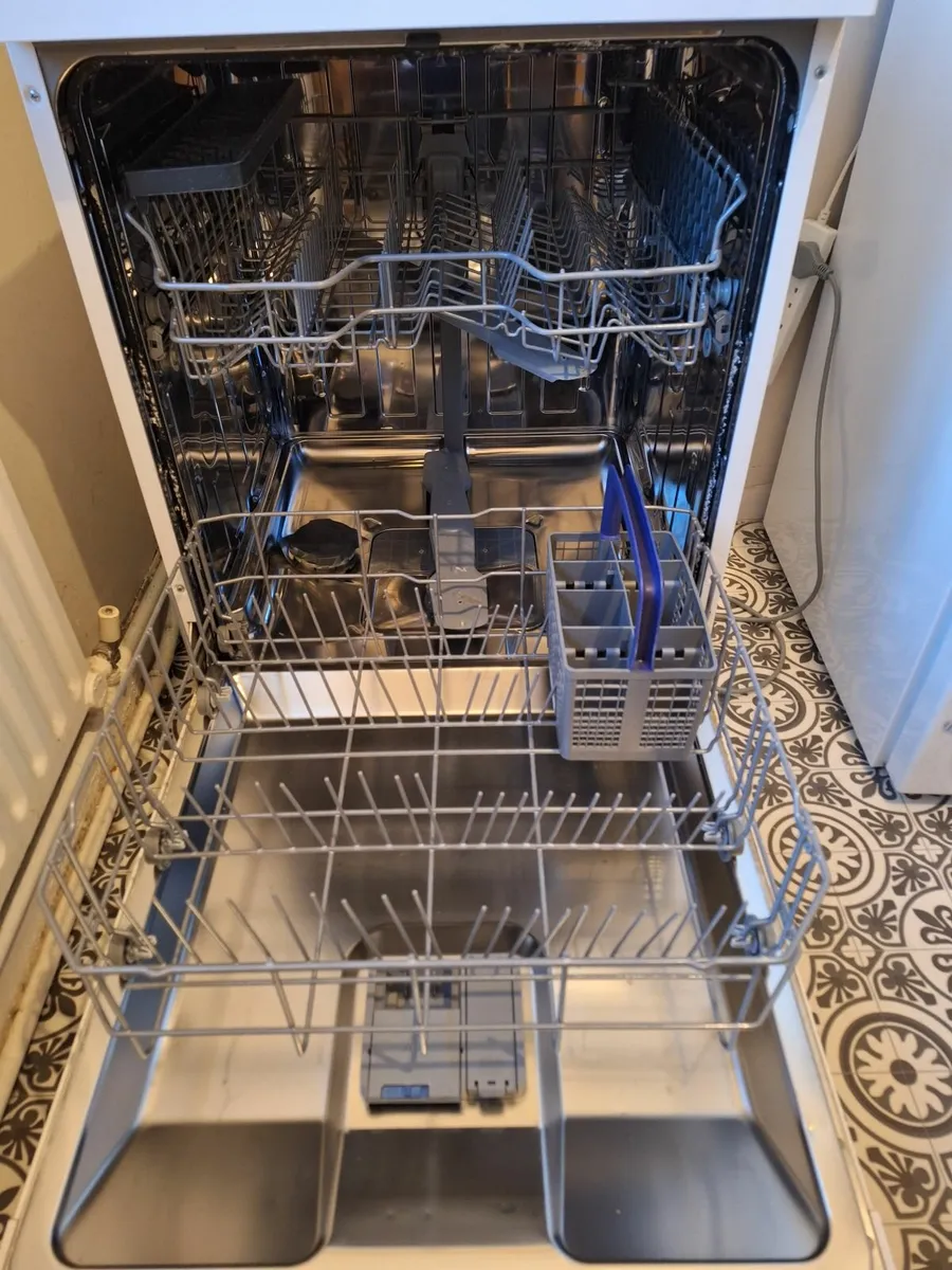 Dishwasher - Image 2