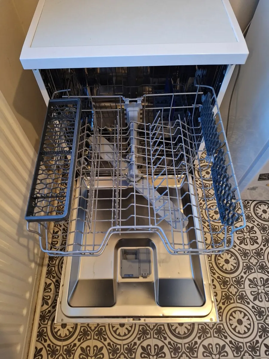 Dishwasher - Image 4