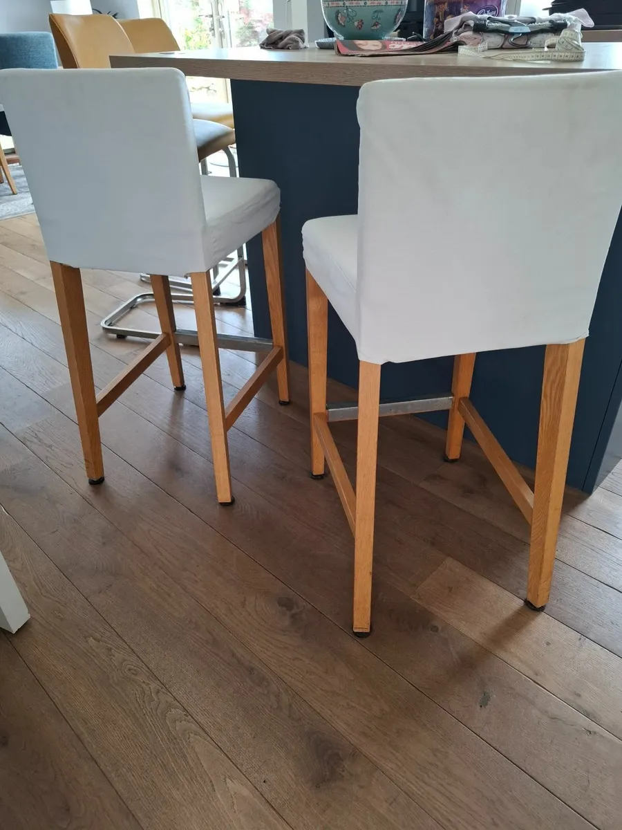 Wooden island barstools - Image 2