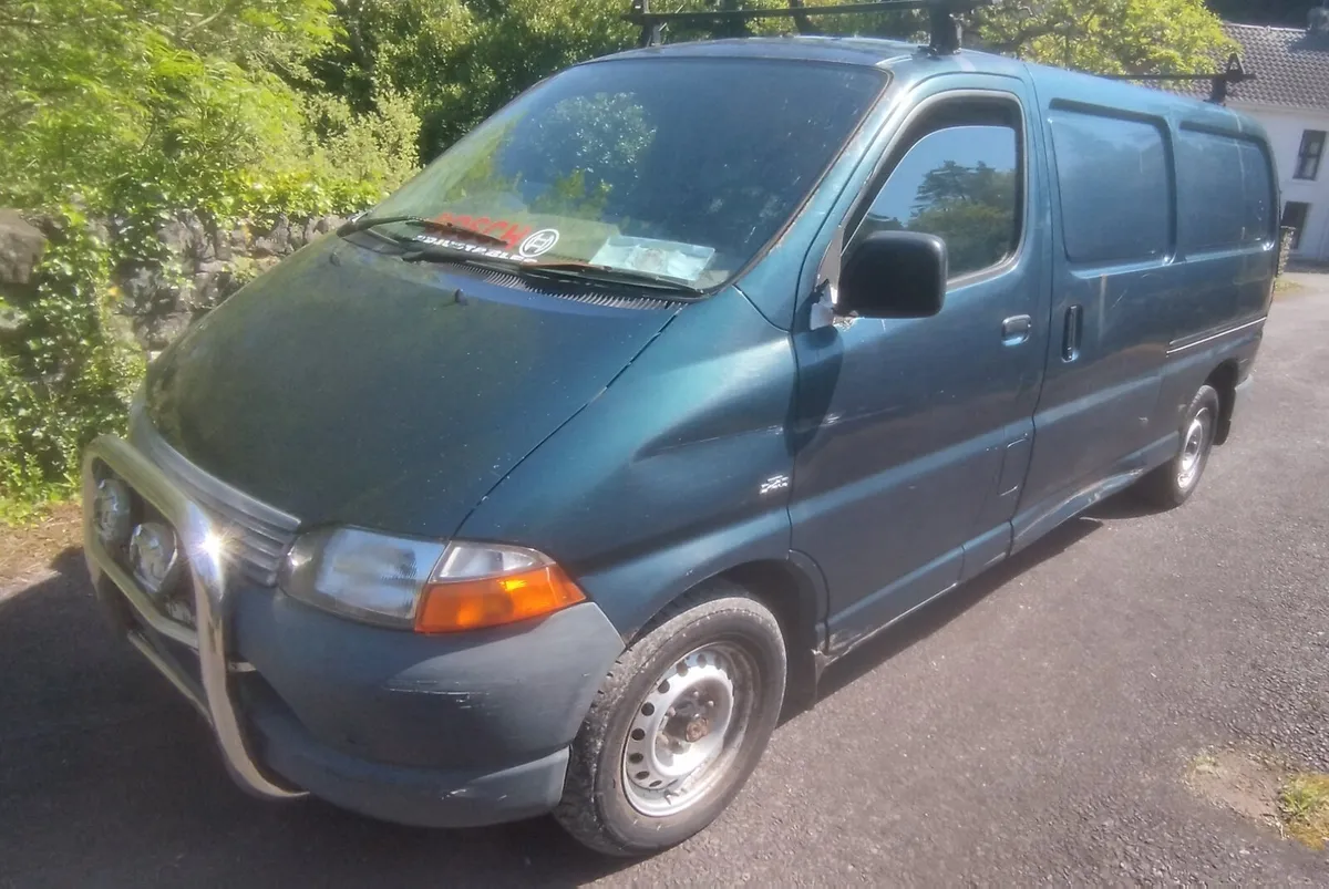 2003 LWB hiace - Image 2