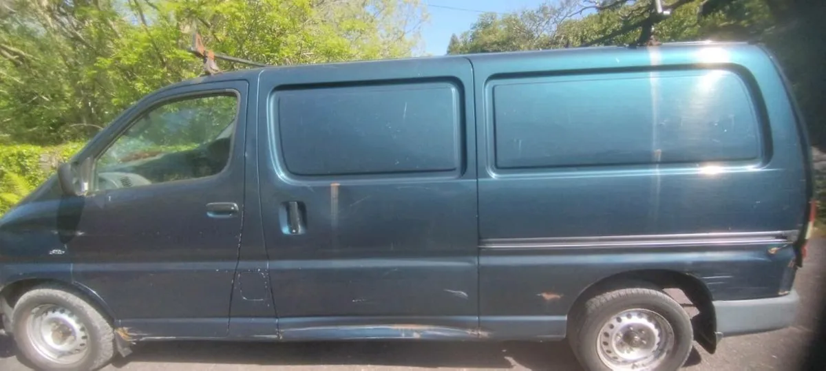 2003 LWB hiace - Image 4