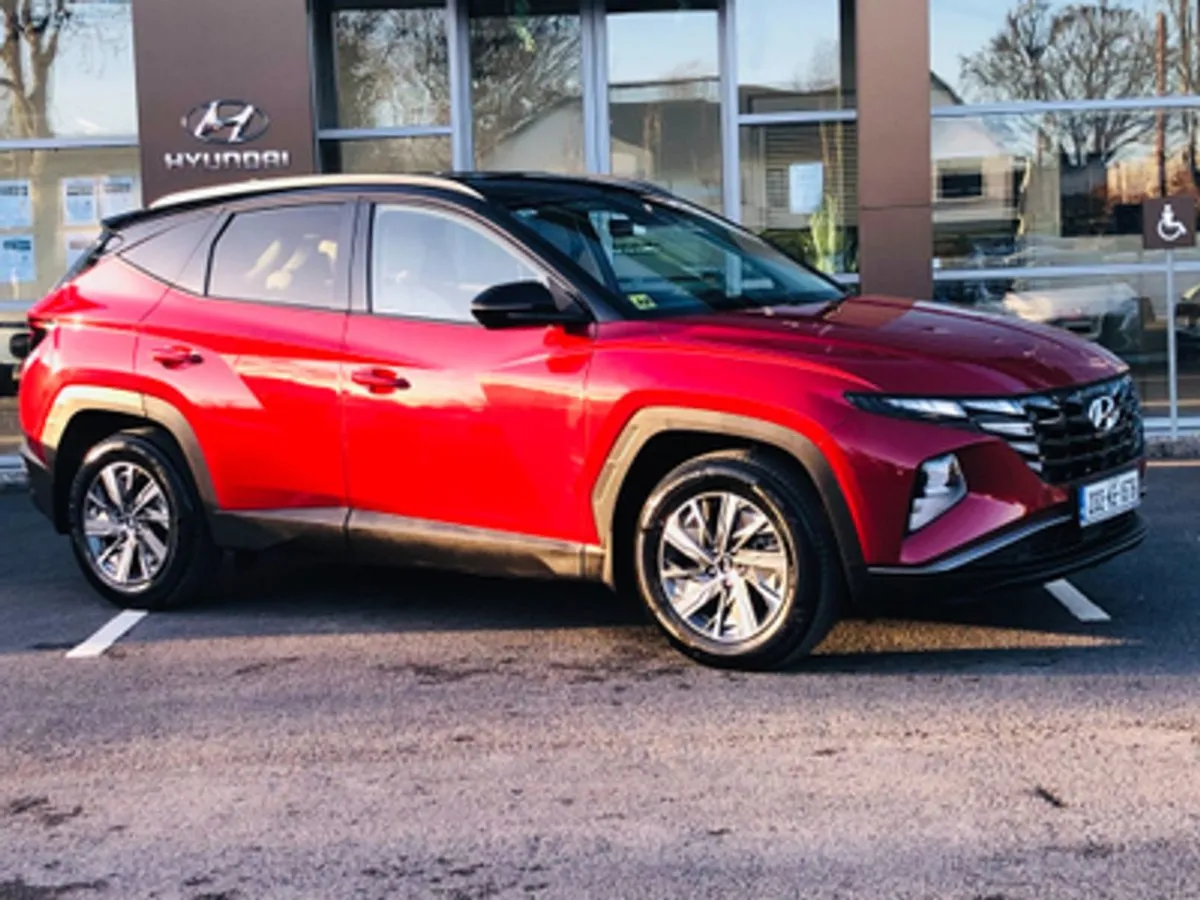 Hyundai Tucson Executive 1.6 Hybrid W/black Roof - Image 1
