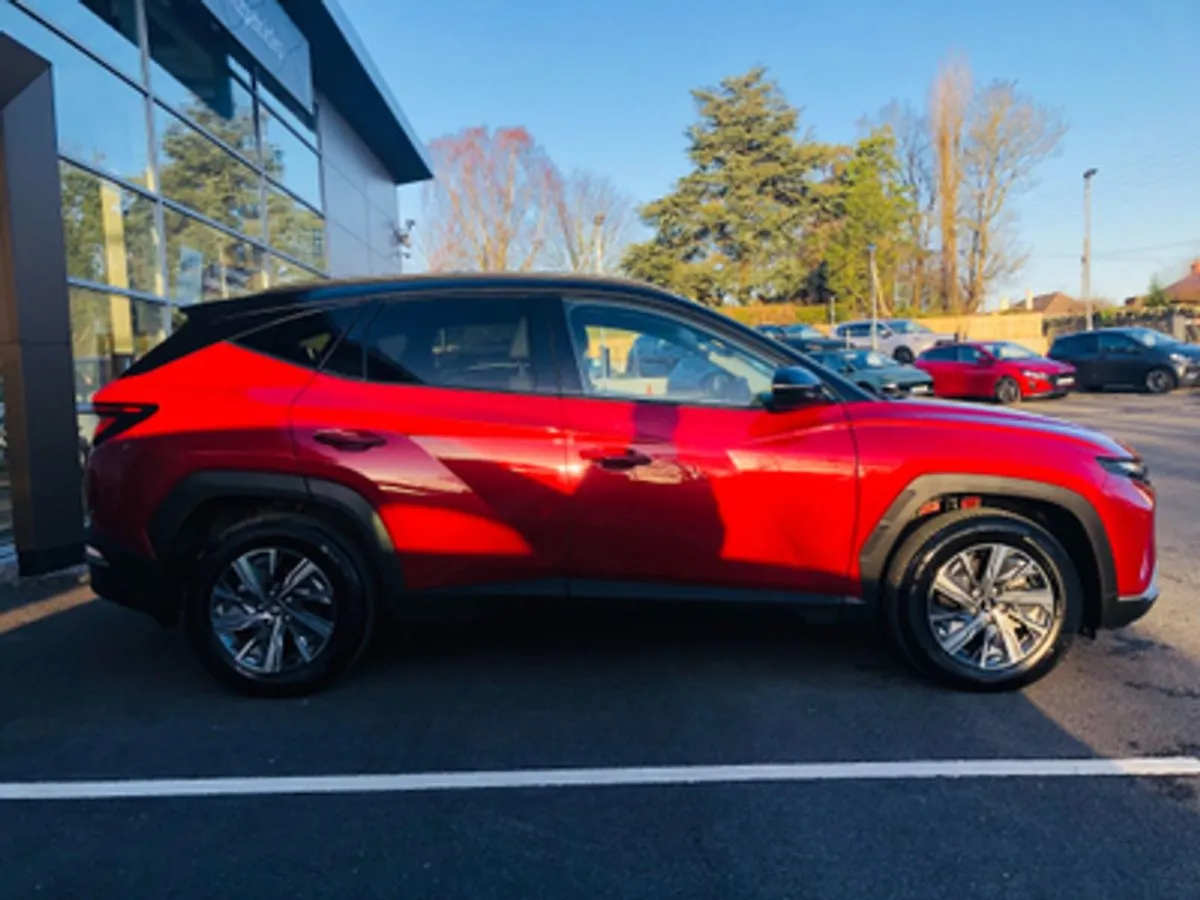 Hyundai Tucson Executive 1.6 Hybrid W/black Roof - Image 3