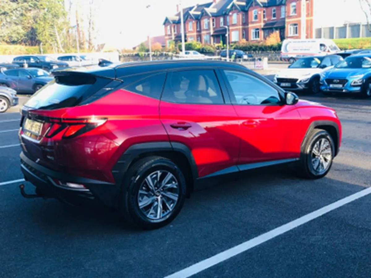 Hyundai Tucson Executive 1.6 Hybrid W/black Roof - Image 4