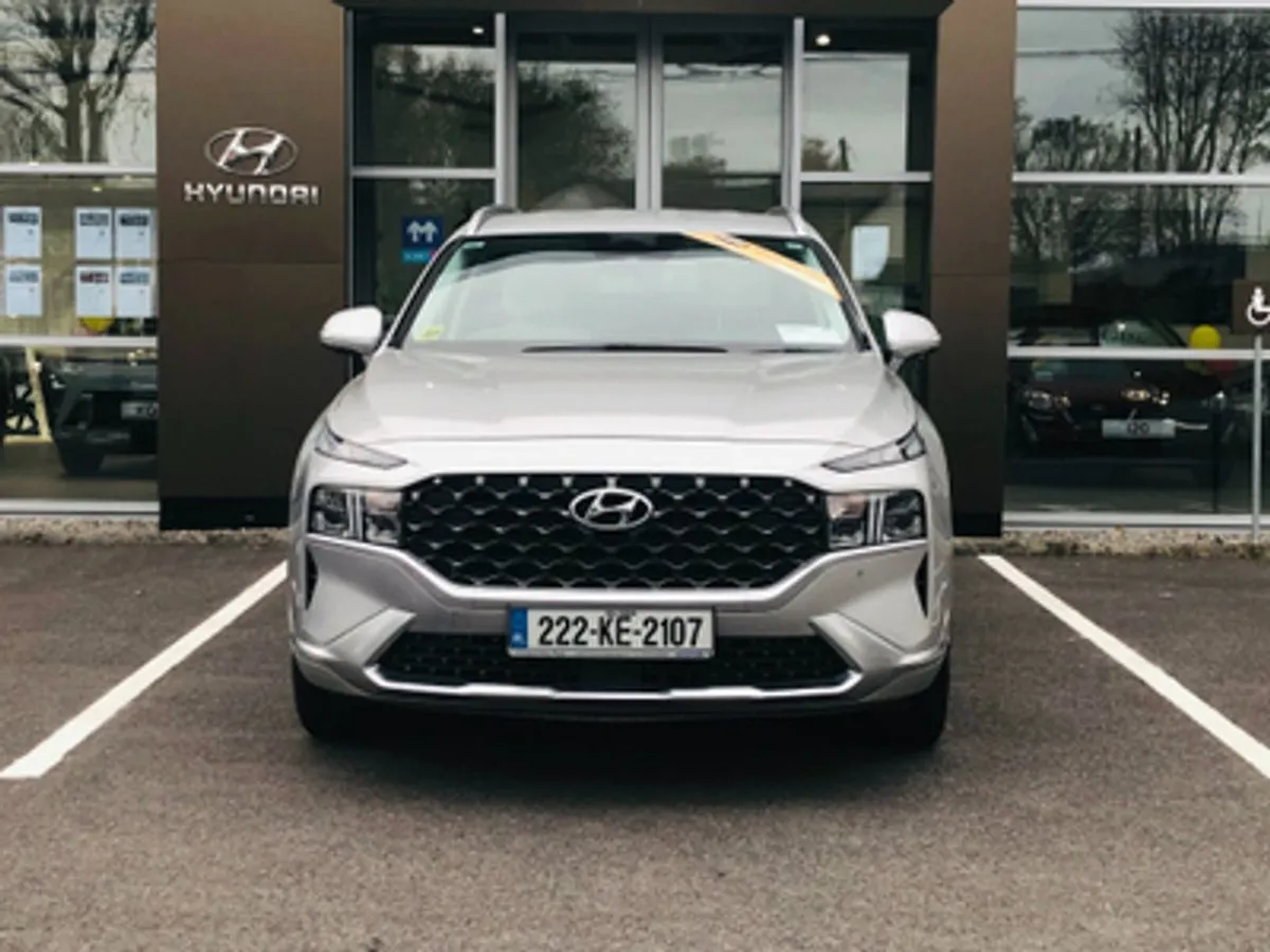 Hyundai Santa Fe Executive 1.6 Plug-in Hybrid - Image 2