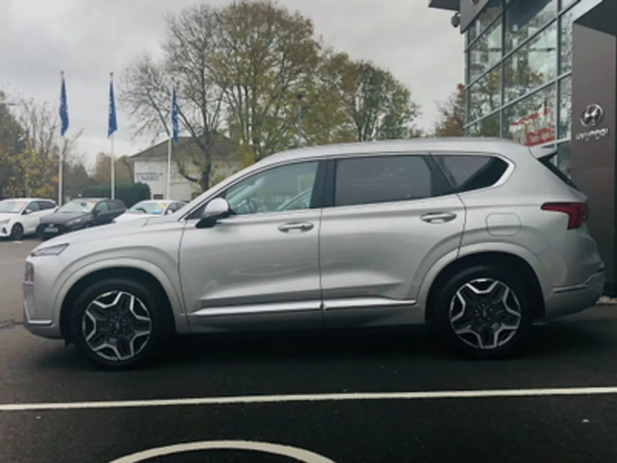 Hyundai Santa Fe Executive 1.6 Plug-in Hybrid - Image 3