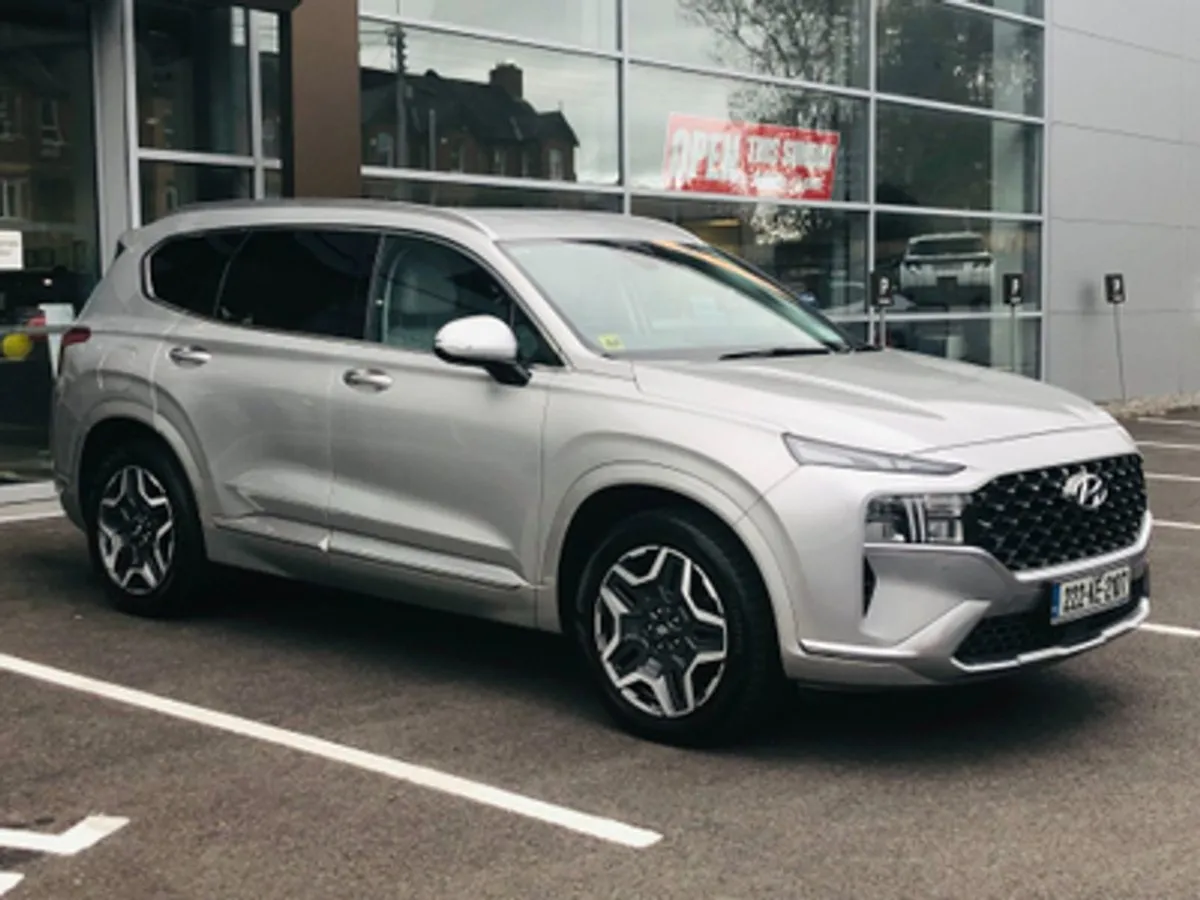 Hyundai Santa Fe Executive 1.6 Plug-in Hybrid - Image 4
