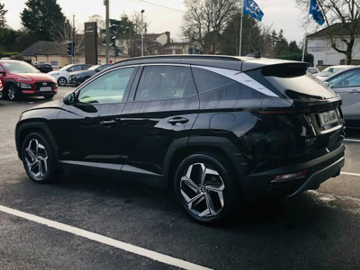 Hyundai Tucson Executive Plus 1.6 Plug-in Hybrid - Image 3