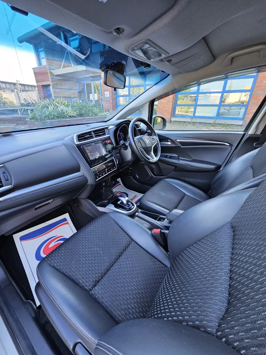 Honda Fit  Hybrid 2014 Automatic - Image 3