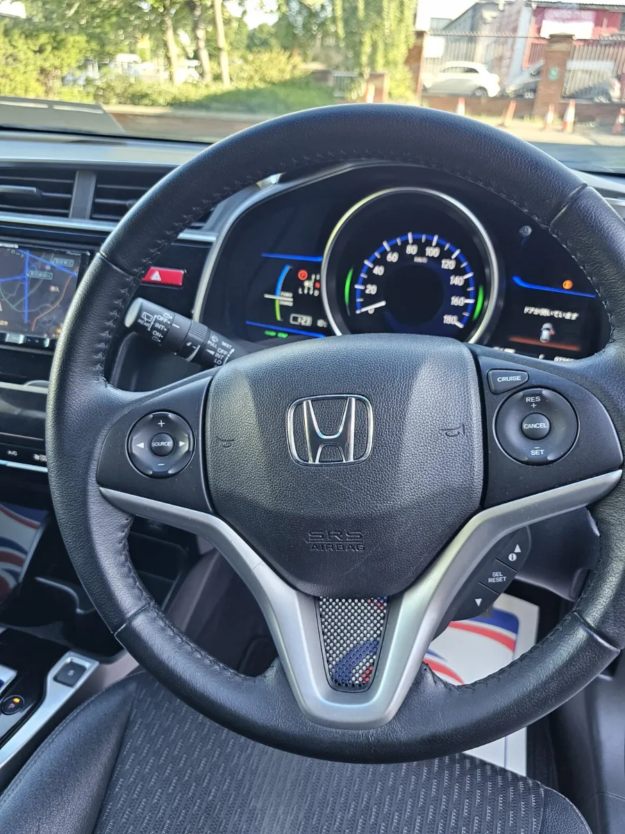 Honda Fit  Hybrid 2014 Automatic - Image 4