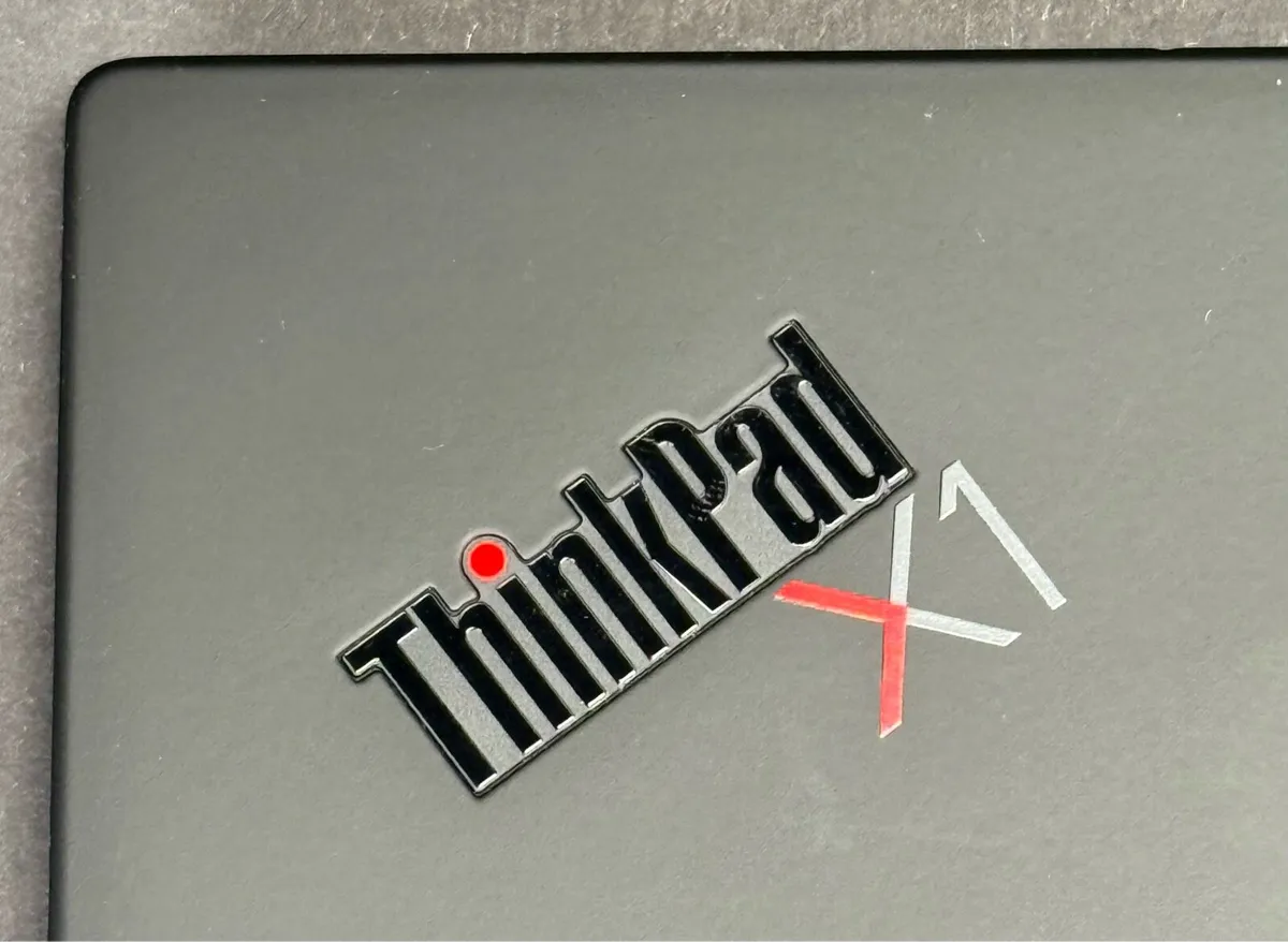 Lenovo X1 Carbon laptop - Image 2