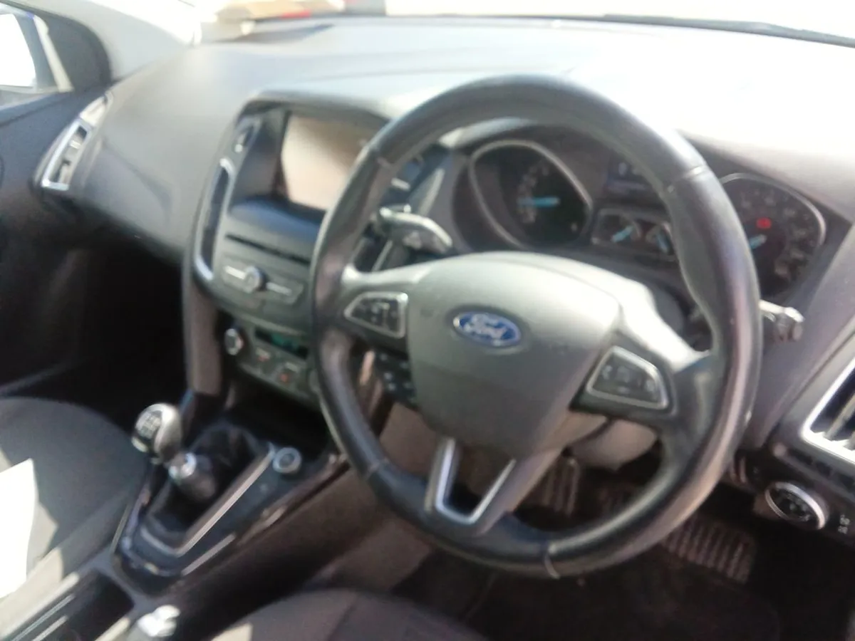 Ford Focus 1.0 Ecoboost Titanium 12 999 - Image 4