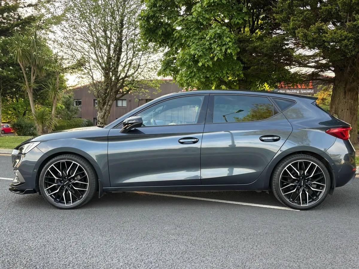 Seat Leon FR  Automatic !! 2.0 Diesel !! MK4 - Image 4