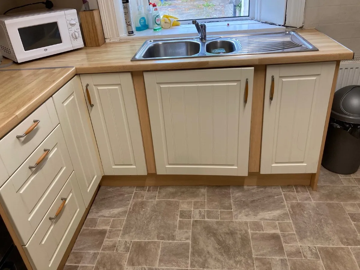 Kitchen - Image 3