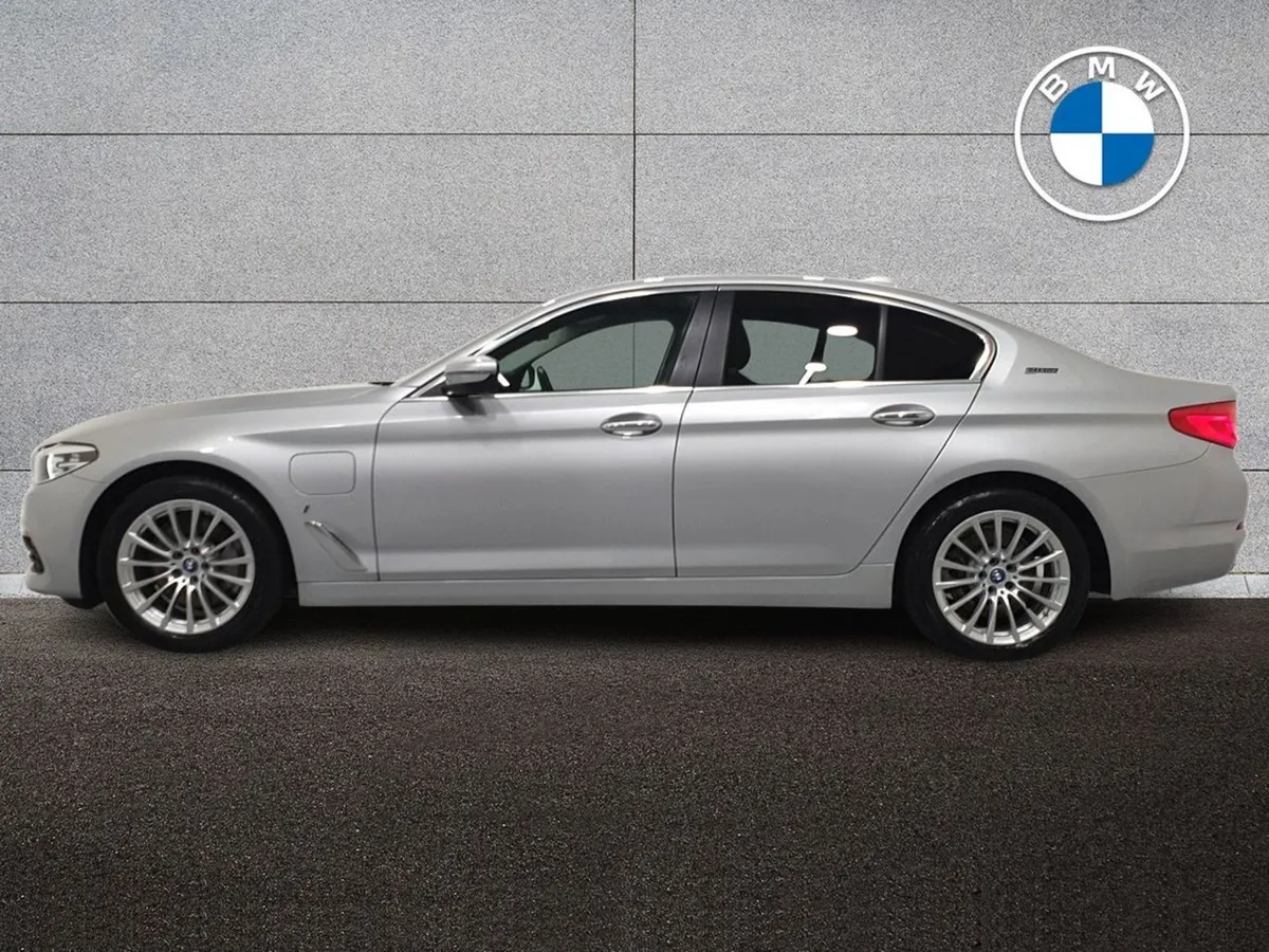 BMW 5 Series 530e SE Saloon - Image 4