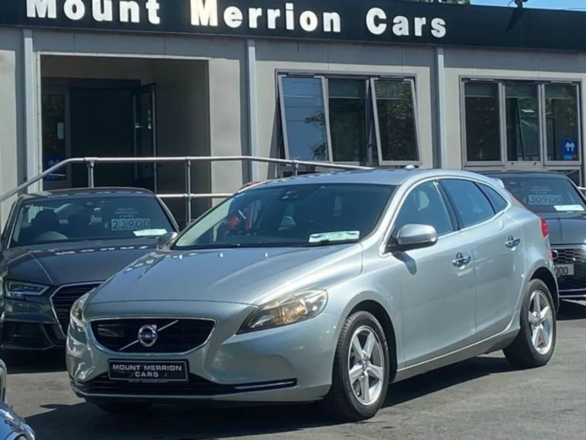 Volvo V40  great Value auto/ 1.6petrol/2yr Nct - Image 1