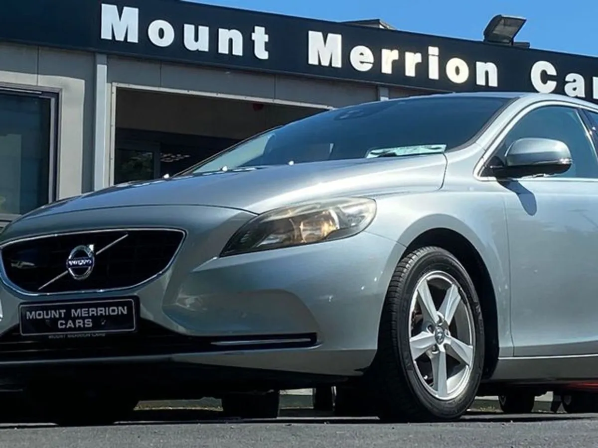 Volvo V40  great Value auto/ 1.6petrol/2yr Nct - Image 2