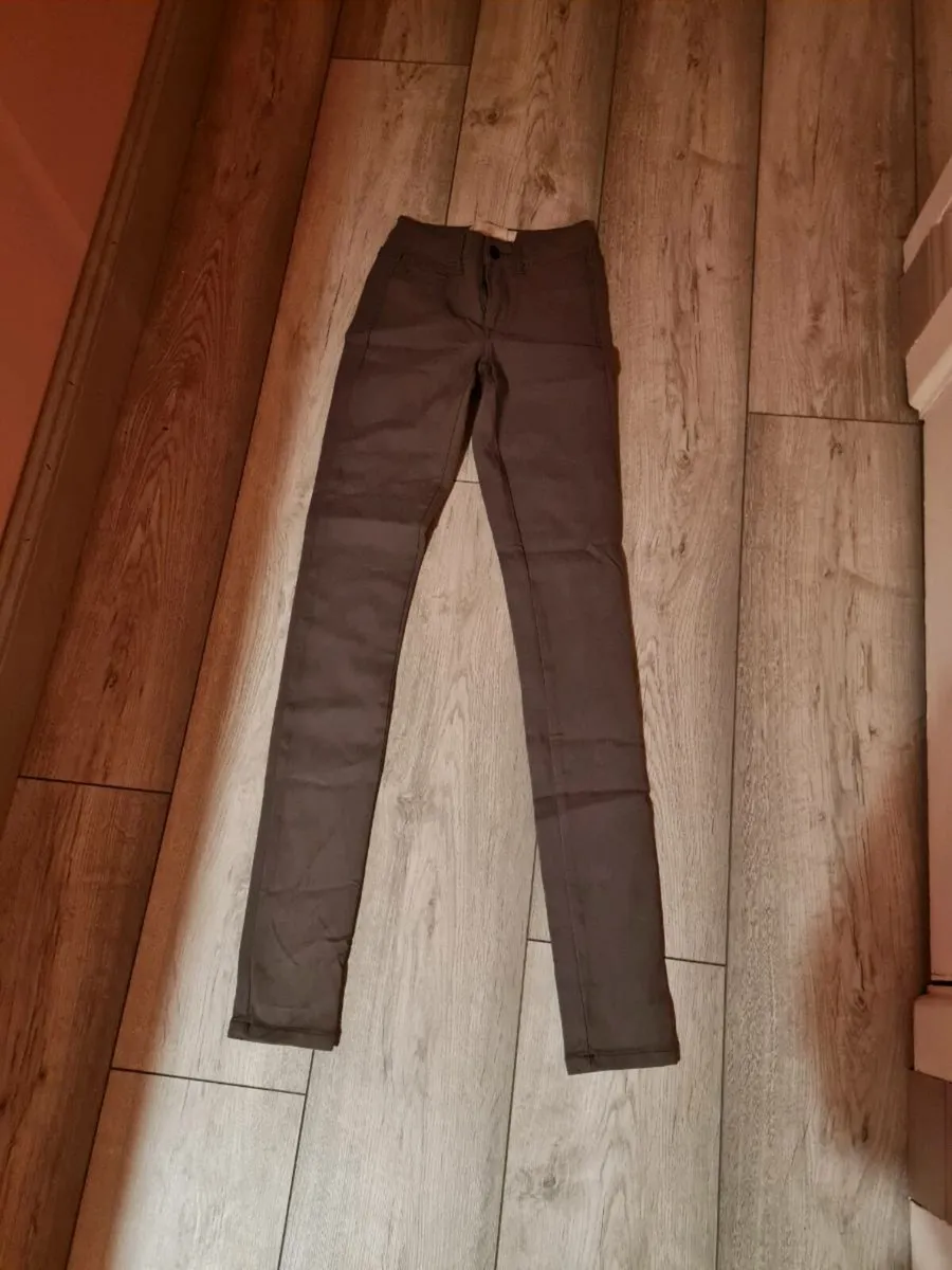 Clothes - Image 4