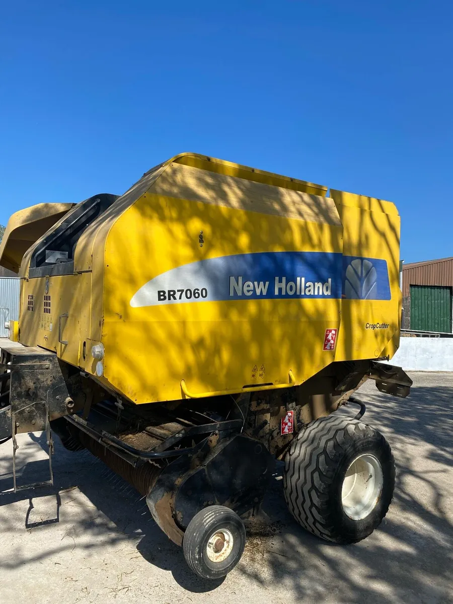 New Holland BR 7060 - Image 1