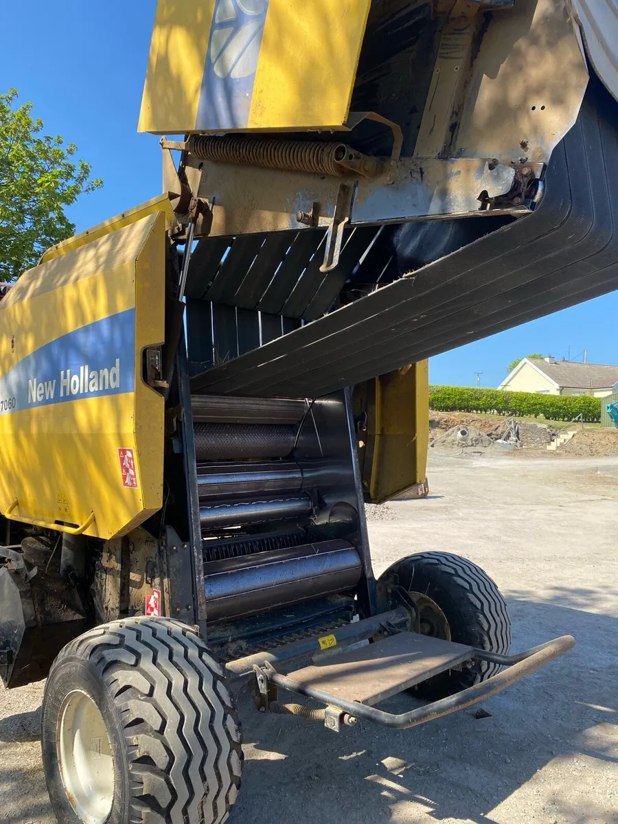 New Holland BR 7060 - Image 2