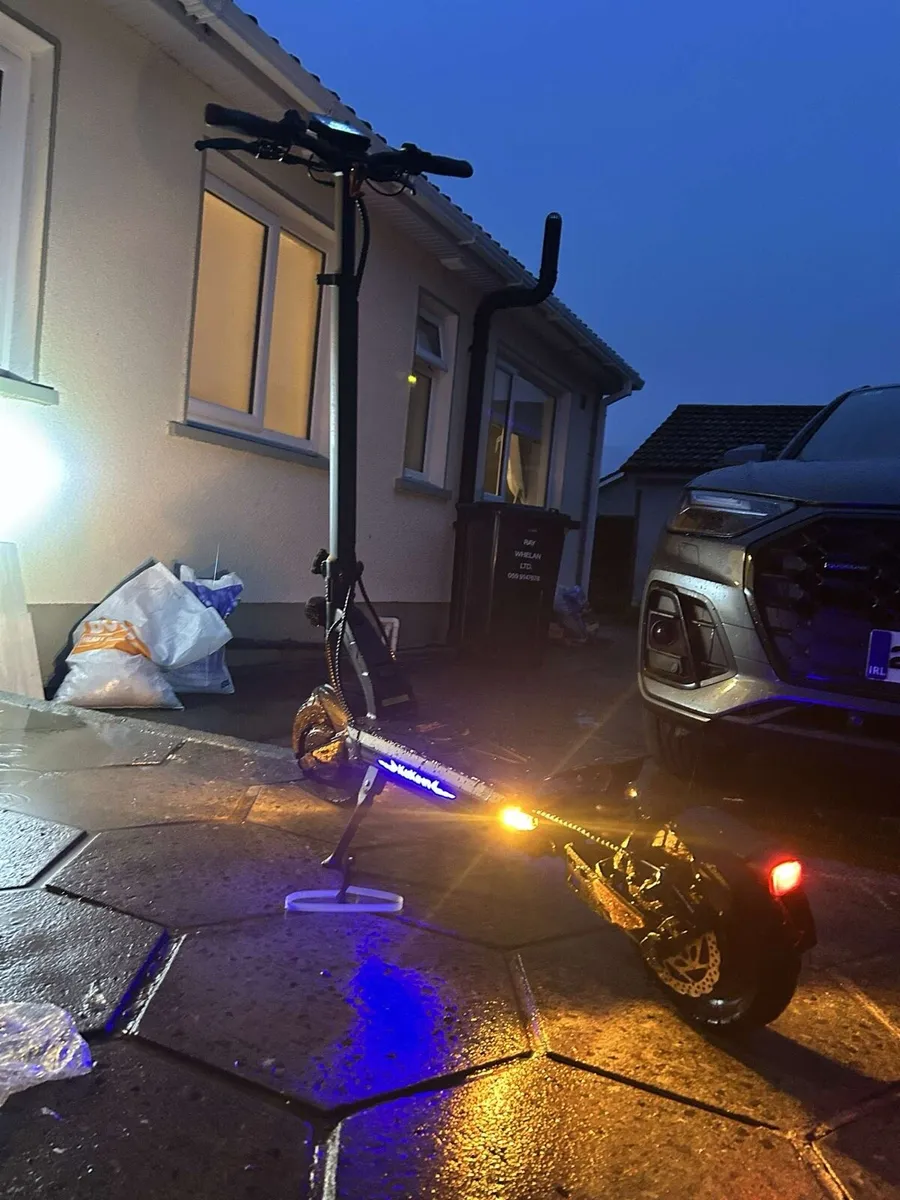 Electric scooter - Image 1