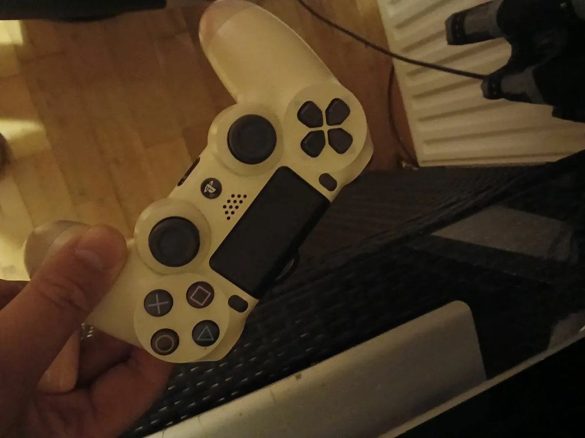Playstation 4 - Image 3