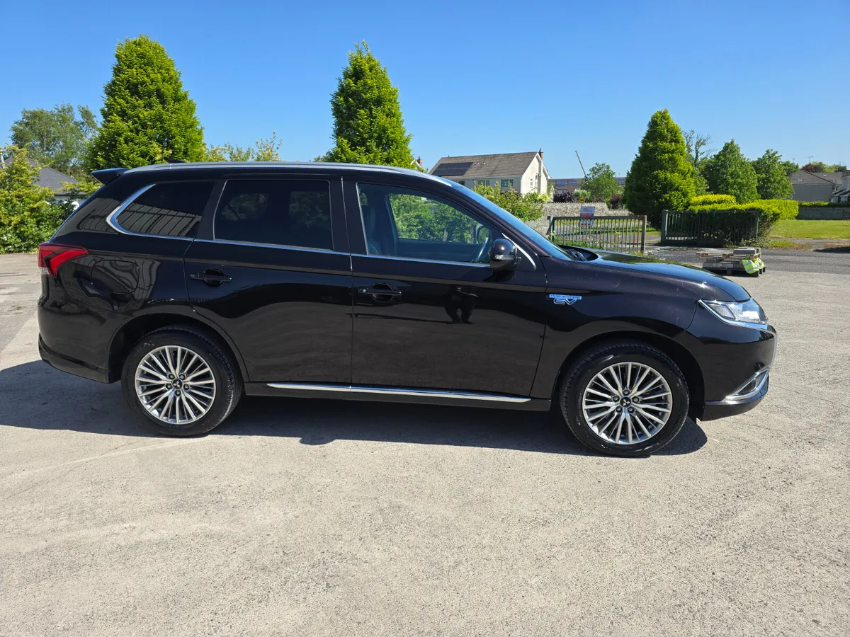 Mitsubishi Outlander 2021 - Image 4