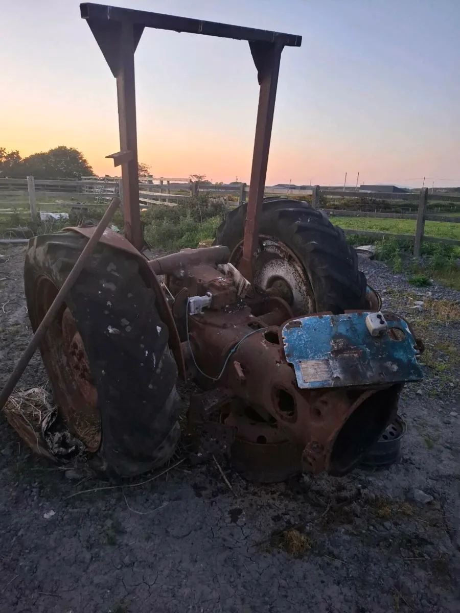 Fordson Major for parts - Image 3